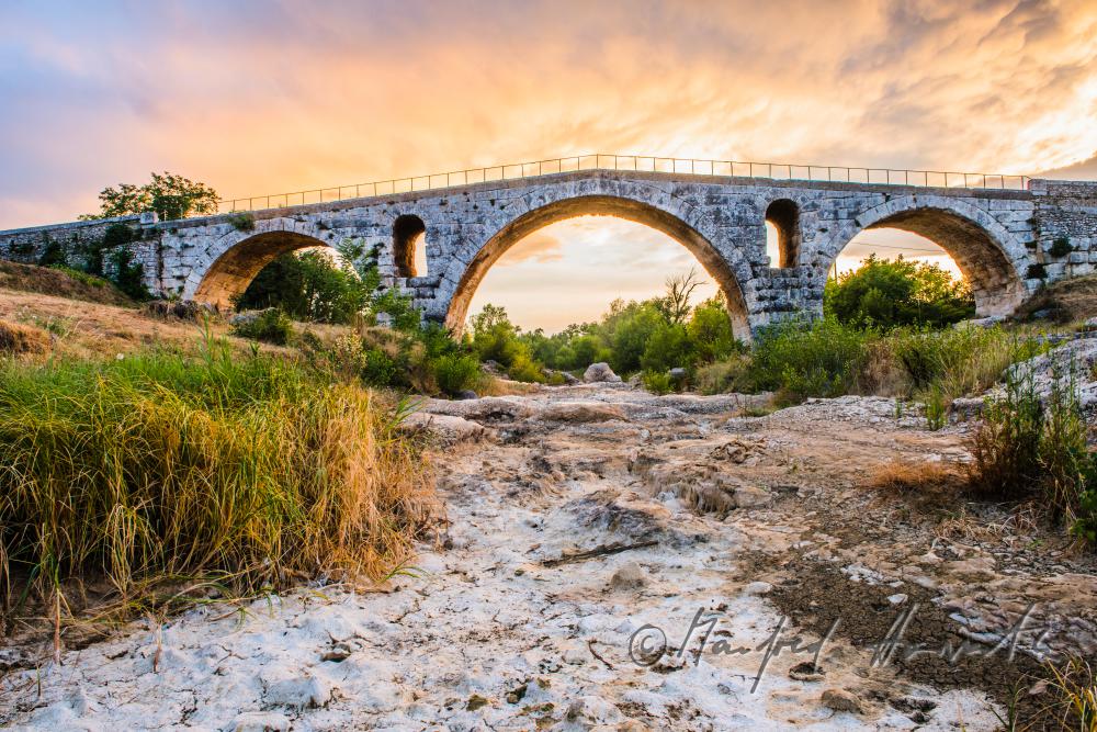 roman bridge 