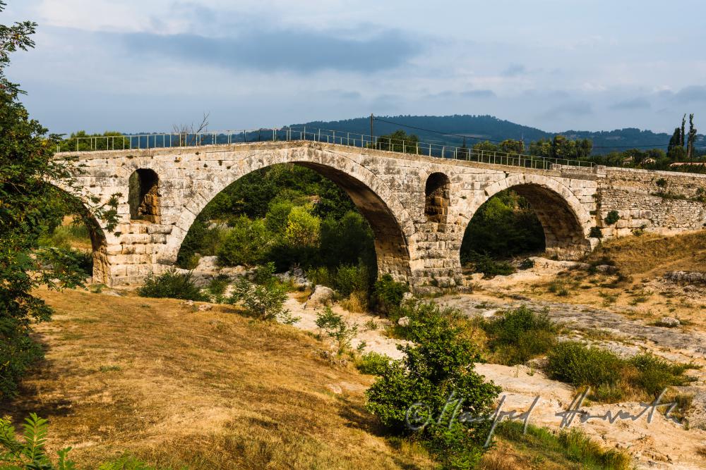 roman bridge 