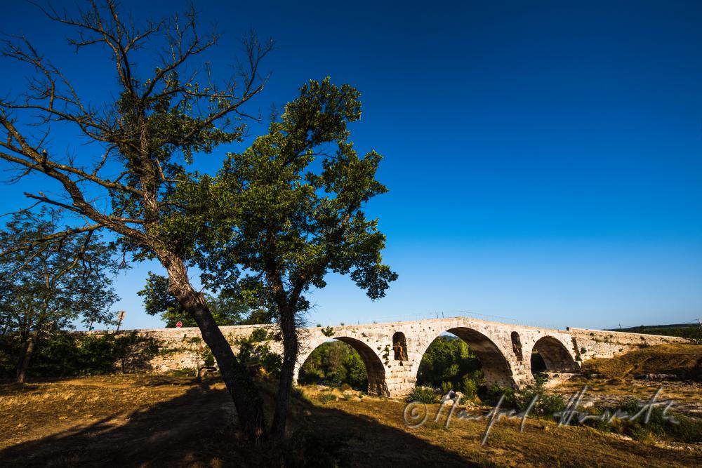 roman bridge 