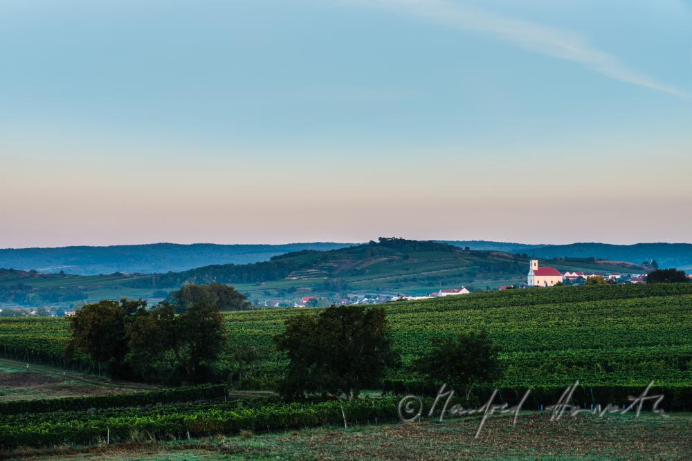 view fron Neusiedl to Jois and the Leithagebirge