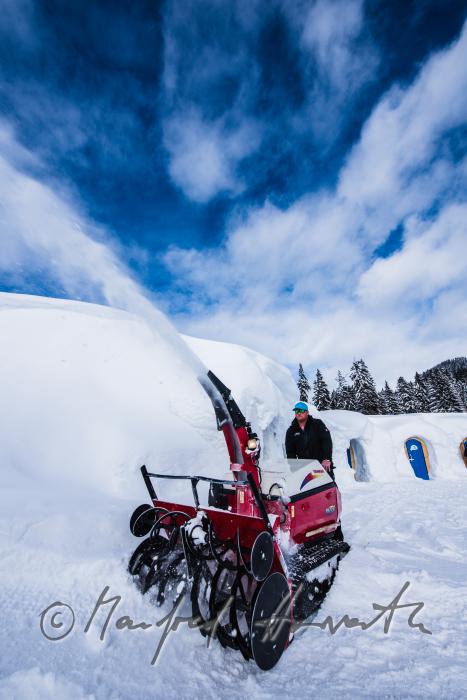 entrance of the Igloo-Hotel
