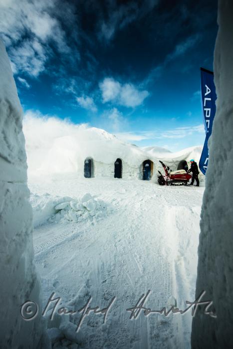 entrance of the Igloo-Hotel
